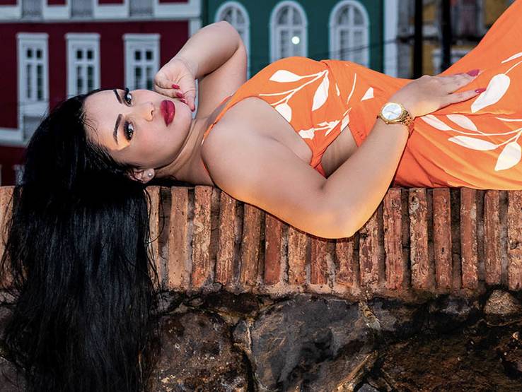 Feminino de Katrine Dias