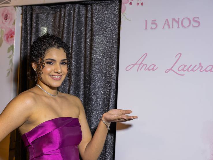 Aniversários de 15 anos Ana