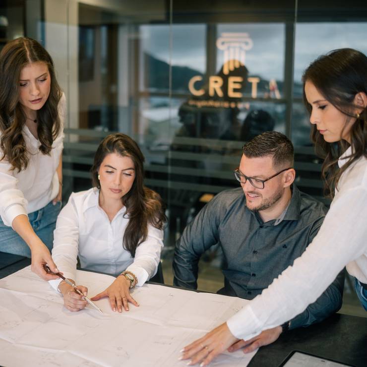 Ensaio Empresarial de Creta Engenharia & LK Arquitetura e Interiores