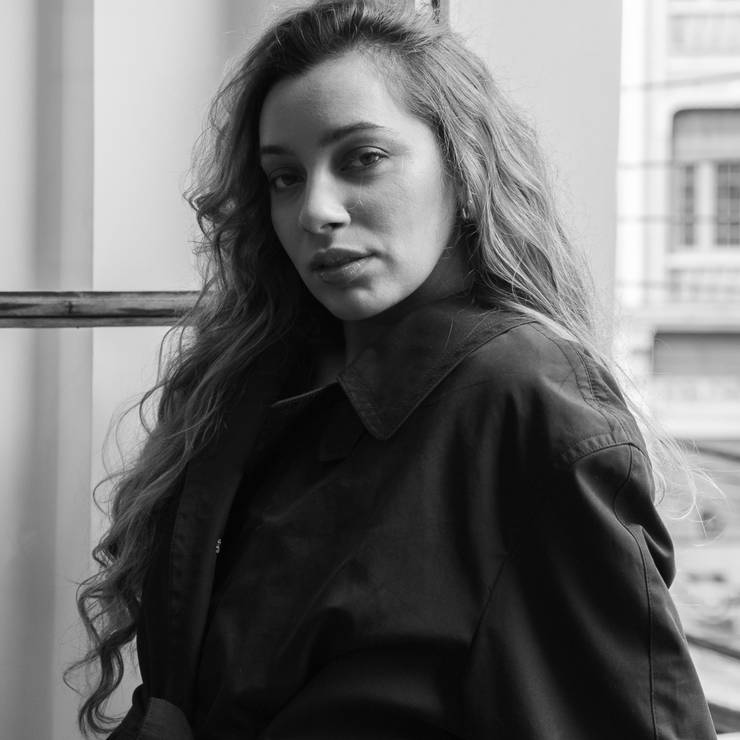 Feminino de Luciana Ingles