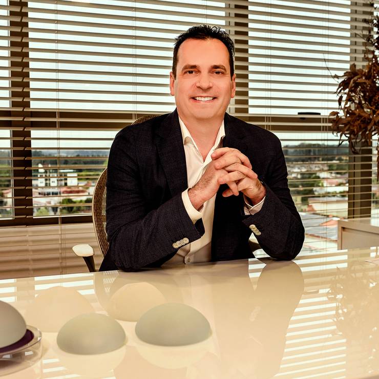 Profissional - Workstyle de Giancarlo Balestro- Cirurgião Plástico