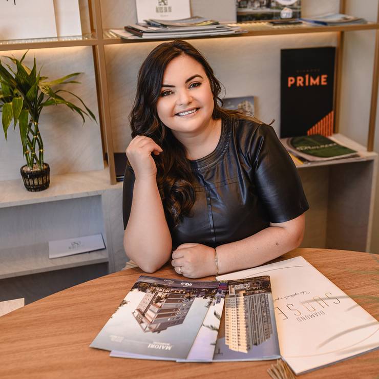 Profissional - Workstyle de Ana Cláudia - Corretora de Imóveis 