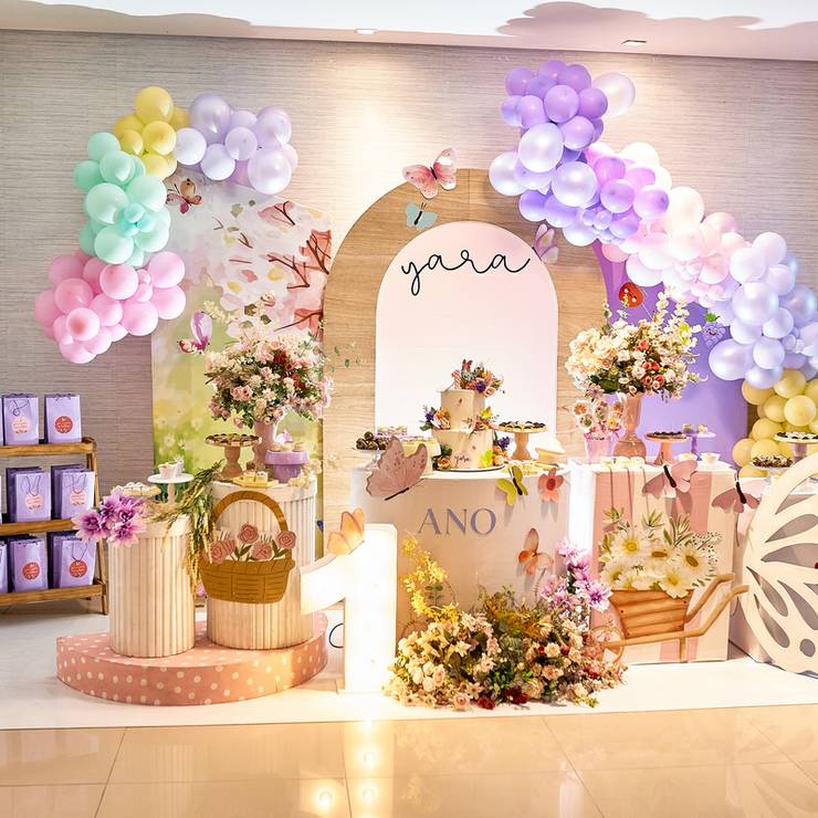 ANIVERSARIO INFANTIL  de Aniversário de 1 Ano da Iara