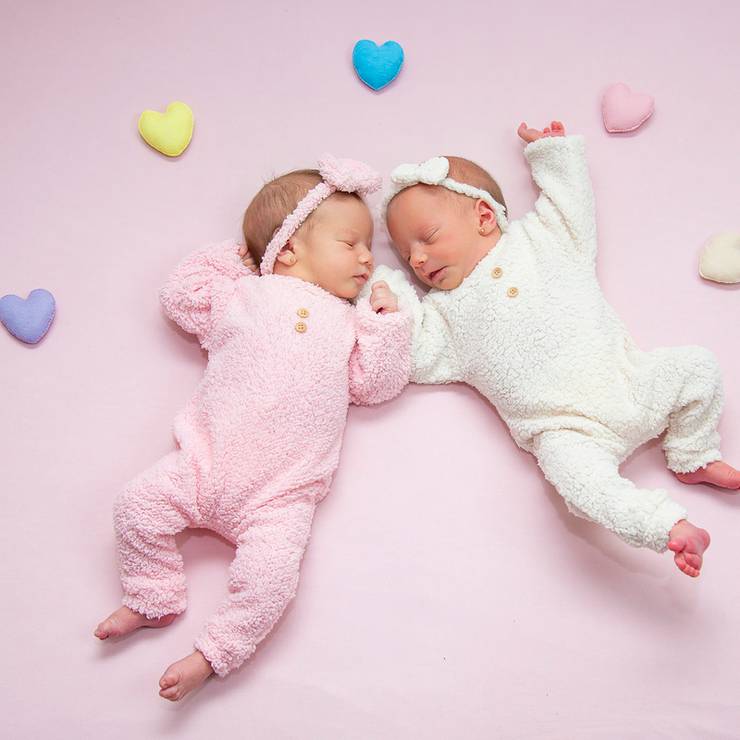 Newborn de Ensaio Newborn Lara e Bella