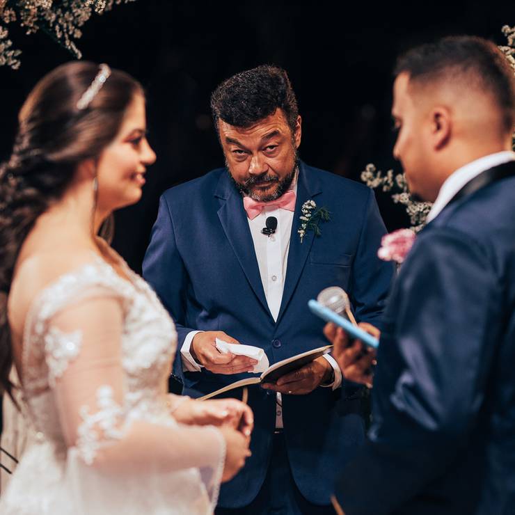 Casamentos de Ezequiel e Laura