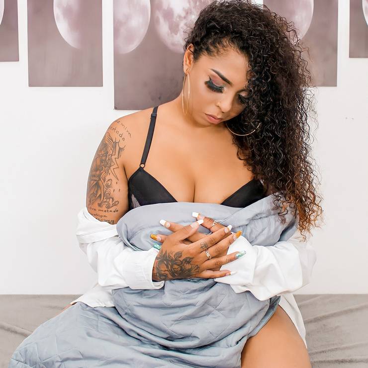 Ensaio Sensual  de Fabiana Monteiro