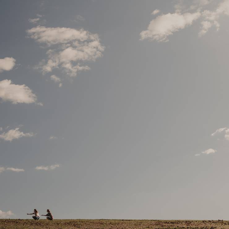 DUAS METADES de ELEANE, BÁRBARA, PEDRO E MARIA 