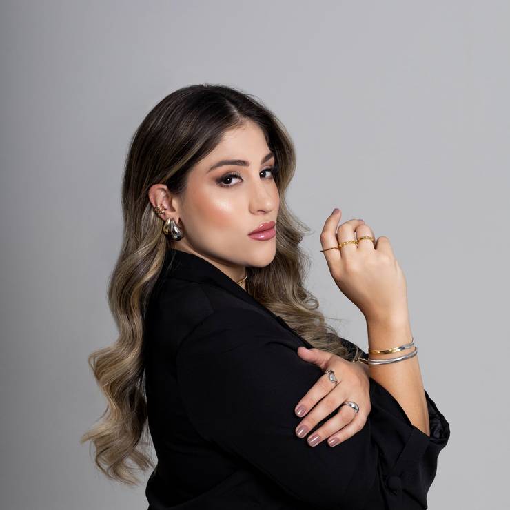 Retrato Feminino  de Isabella Rustiguelli