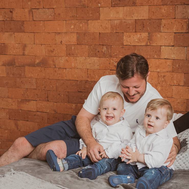 Crianças de Rafael e Miguel - Dia dos Pais 