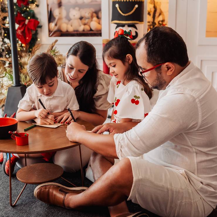 Famílias de Isabella e Gabriel - Vitrine de Luzes