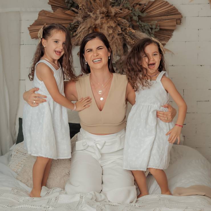 Famílias de Ana Paula, Linda e Bella - COLO DE MÃE