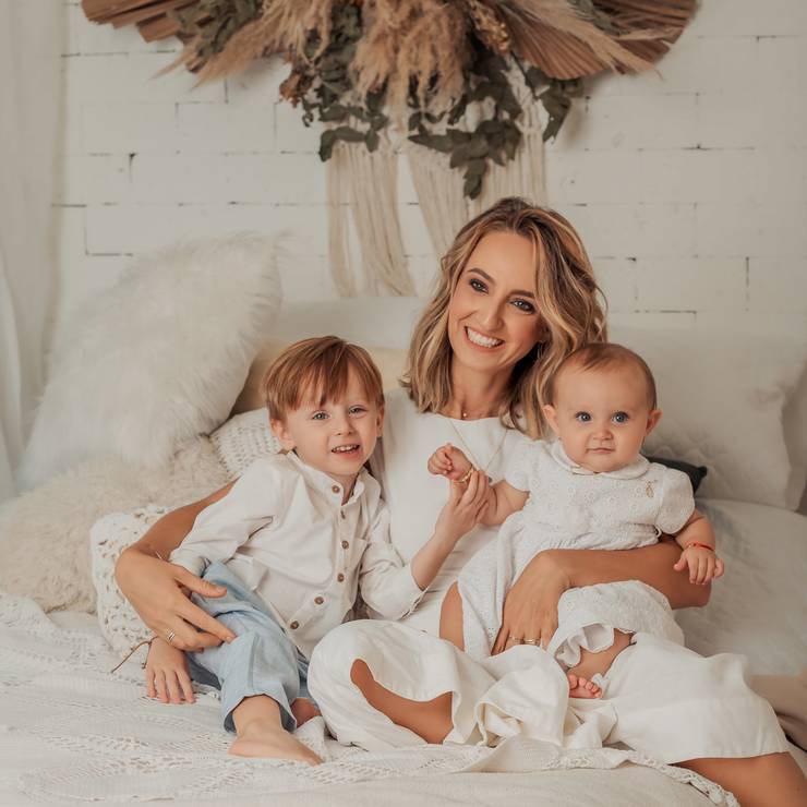 Famílias de Elene, Antônio e Catarina - COLO DE MÃE