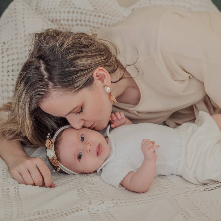 Crianças de Stefania e Catarina - COLO DE MÃE