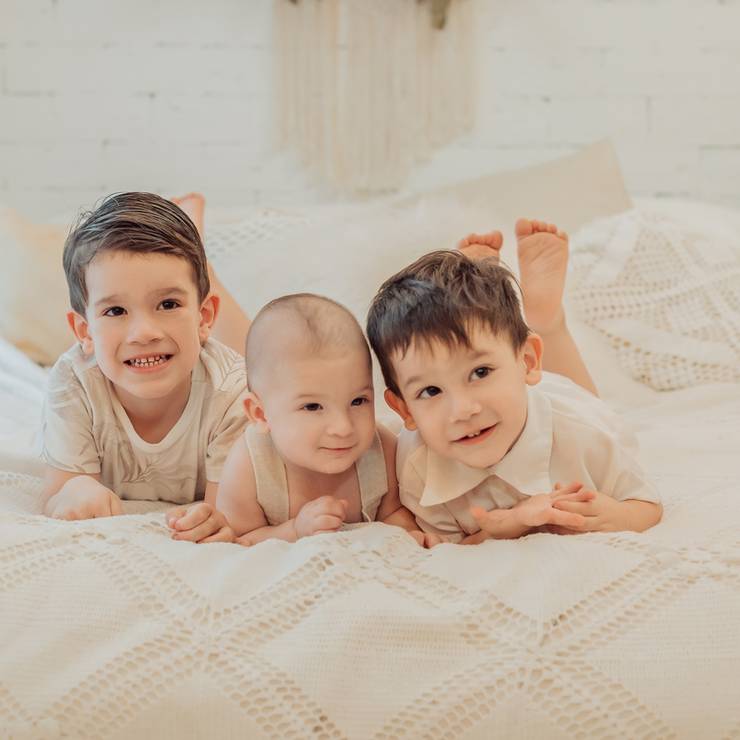 Famílias de Ravi, Nicolas e Matteo - COLO DE MÃE