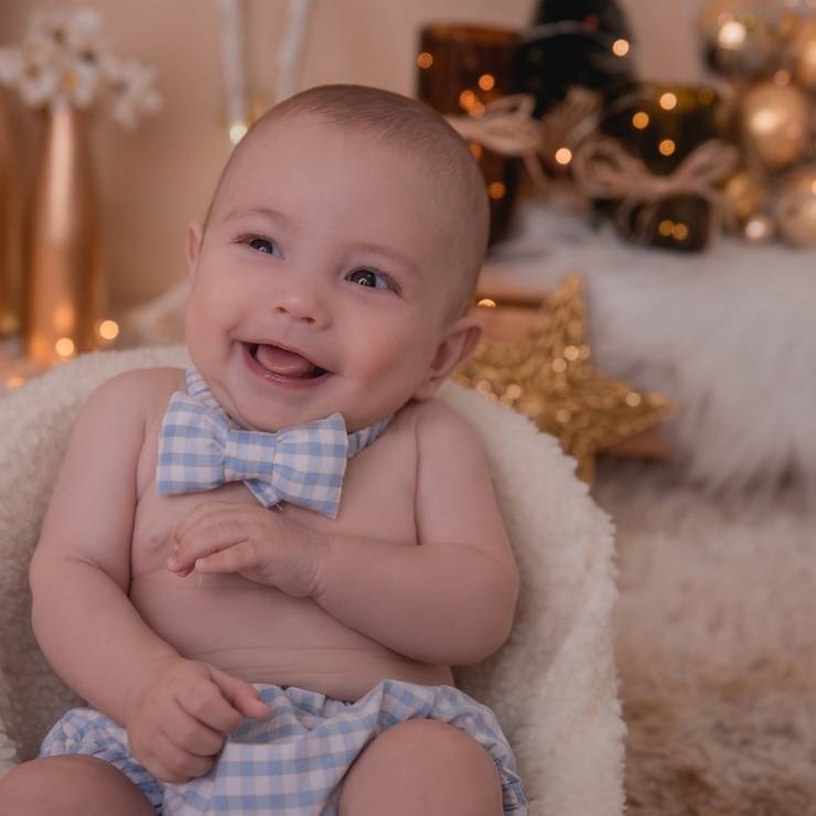 Crianças de Theo 3 meses - illuminated new year 2019