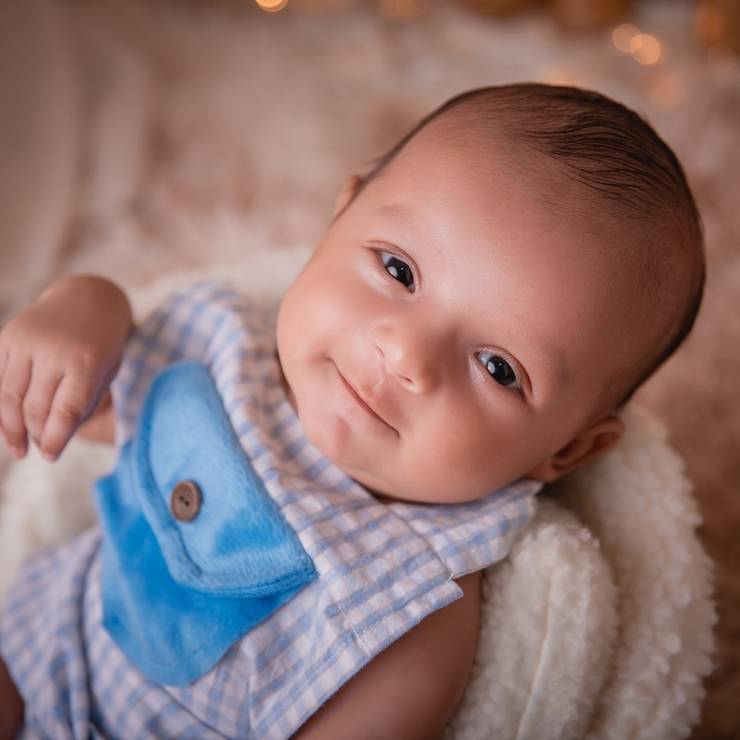 Crianças de Henry 1 mês - illuminated new year 2019