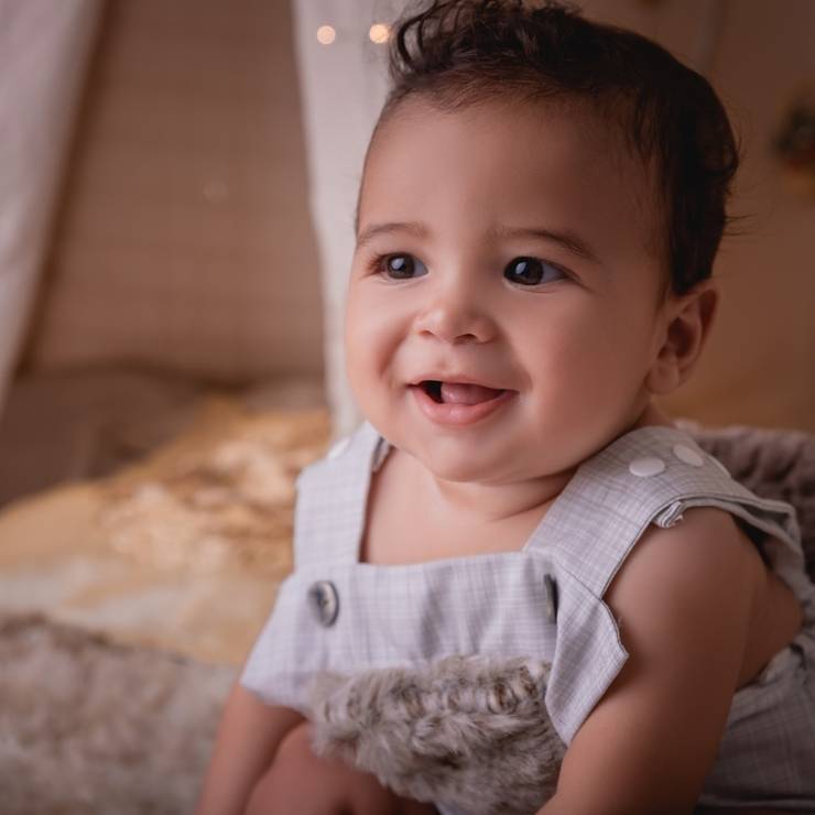 Crianças de Guilherme 6 meses - illuminated new year 2019