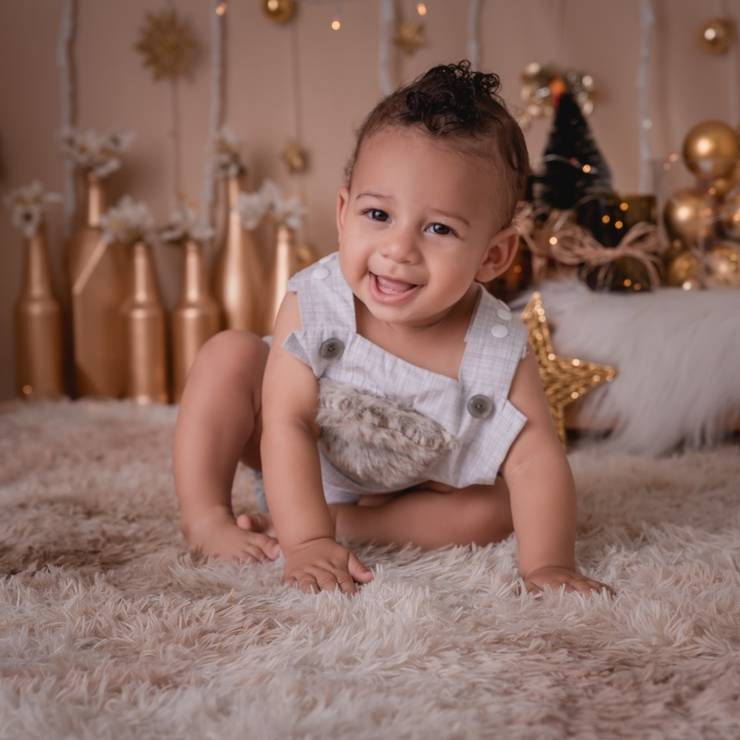 Crianças de Brayhan 7 meses - illuminated new year 2019