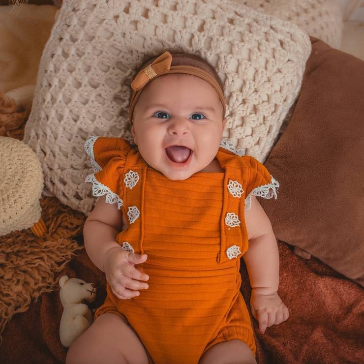 Crianças de Bella 4 meses