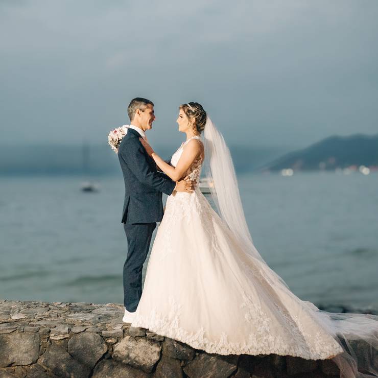 Casamento na Praia  de Casamento na Viela da Praia em São Sebastião - SP