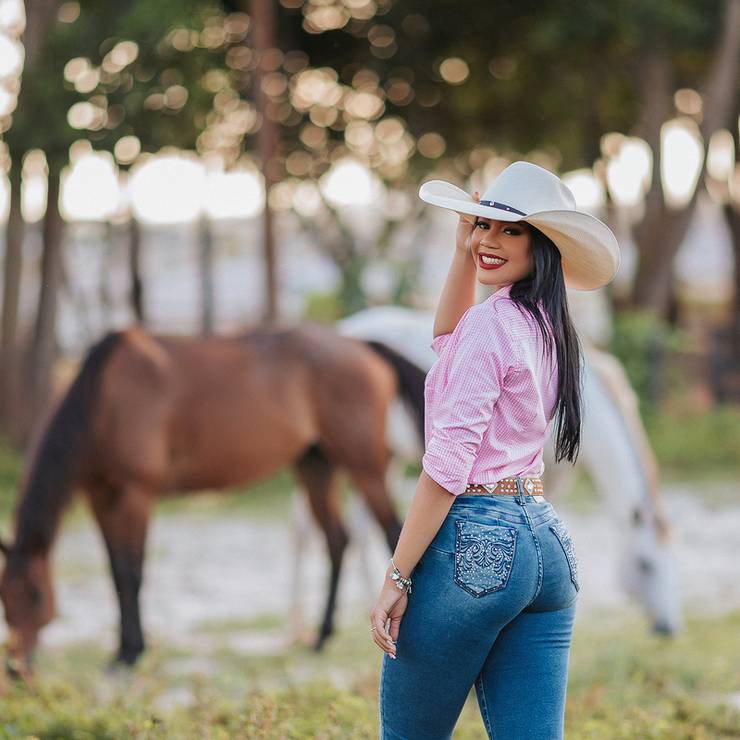 Feminino de Jhennyfer Vitória