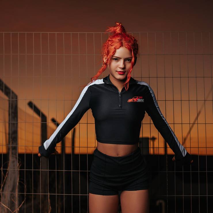 Feminino de Oziane Lira