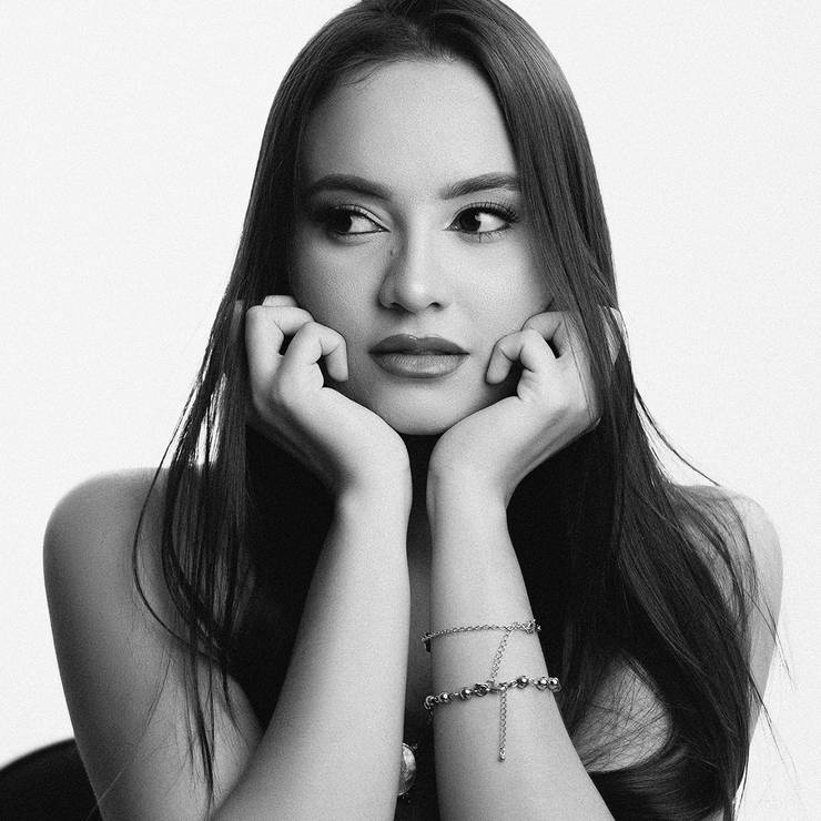 Feminino de Marcelly Santos