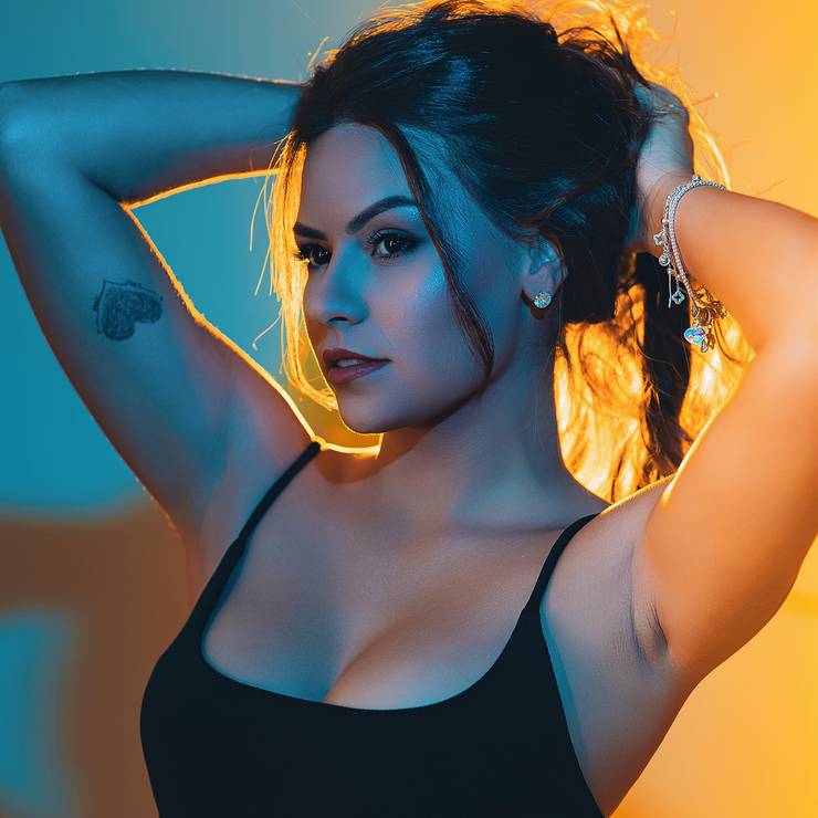 Feminino de Larissa Cândida