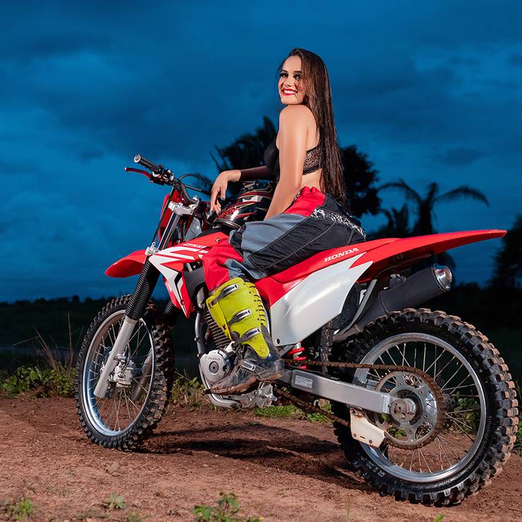 Feminino de Ana Caroline