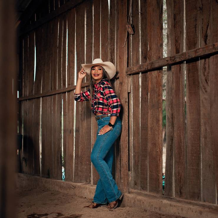 Feminino de Jhenyfer Vitória