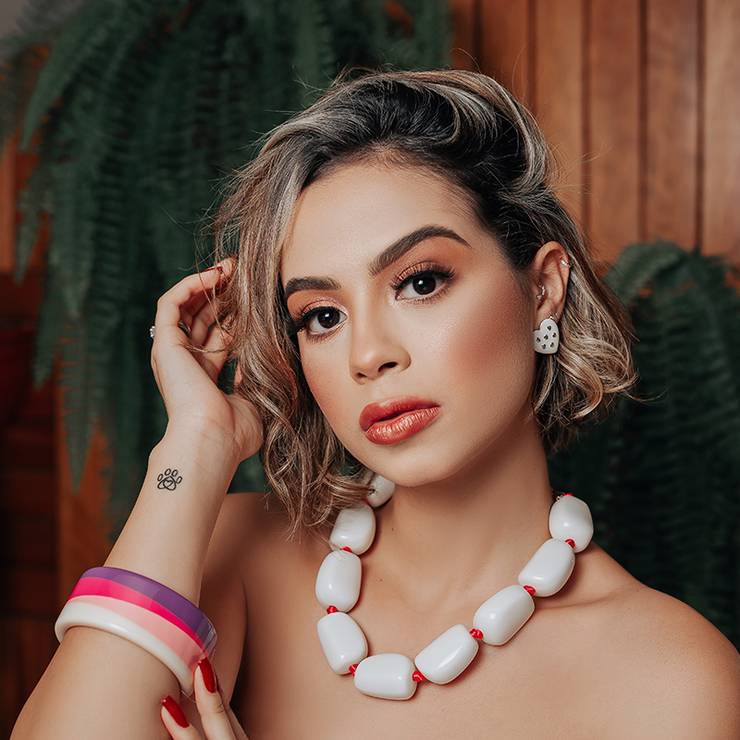 Feminino de Daniela Braz