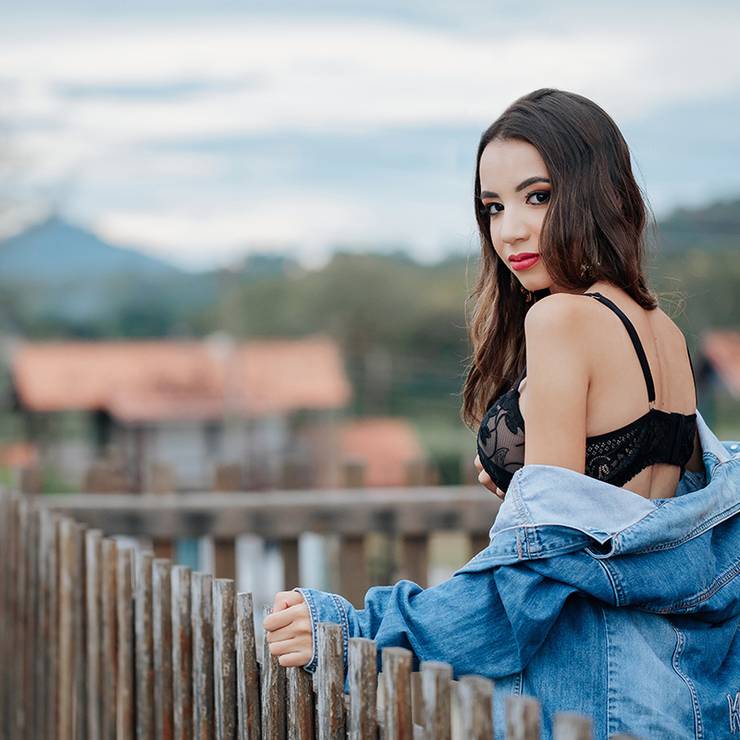 Feminino de Yasmin Coutinho