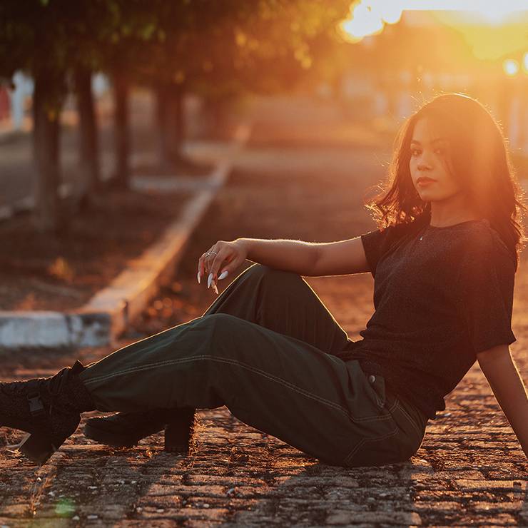 Feminino de Alexandra Brandão