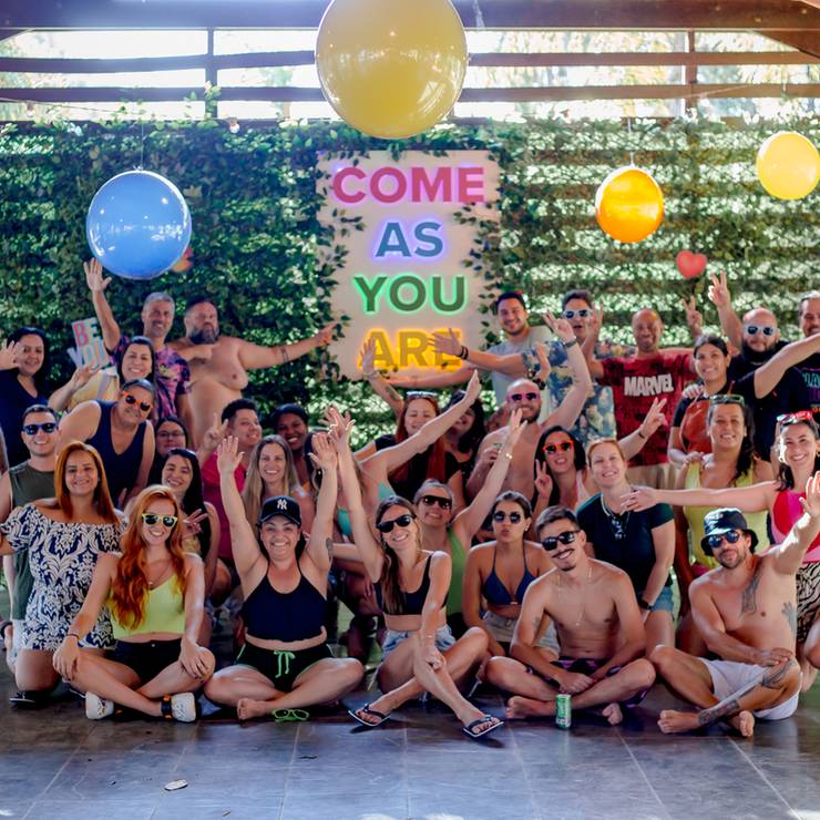 Coorporativo de Confraternização Crocs