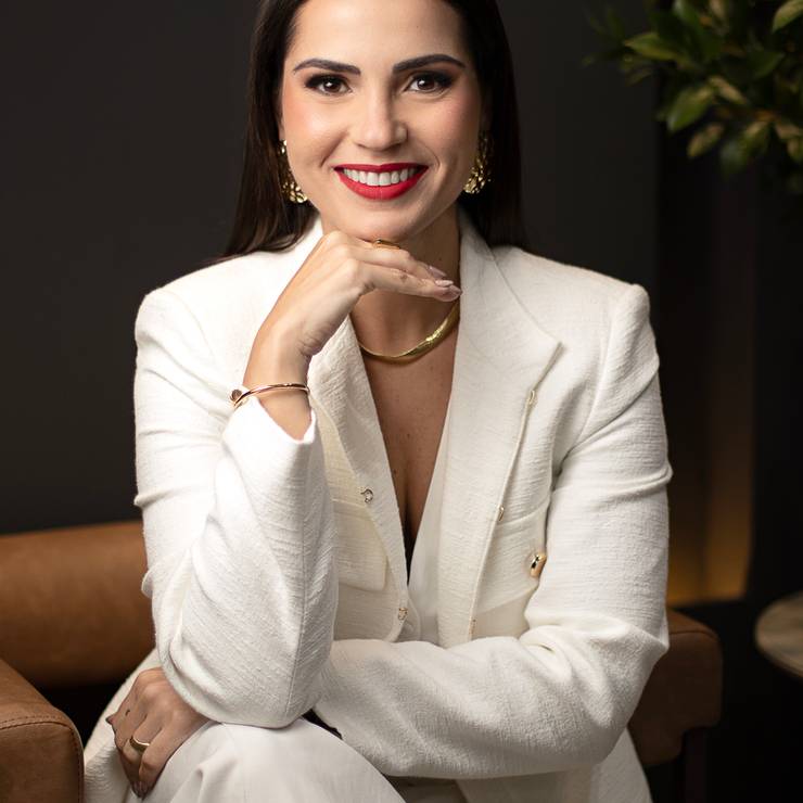 Ensaio de Perfil Profissional de Thaisa Ribeiro