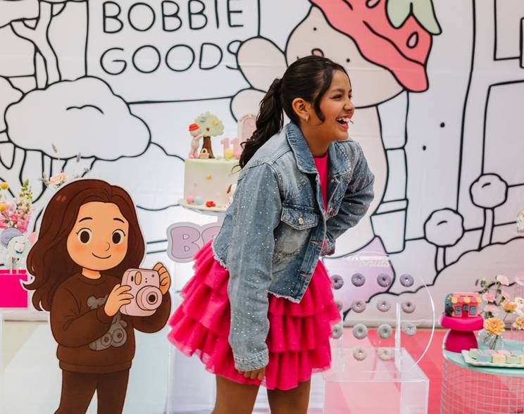 fotografia de aniversário infantil  de Aniversário da Bela – 11 anos com tema Bobbie Goods no Buffet Santa Arruaça em Mogi das Cruzes