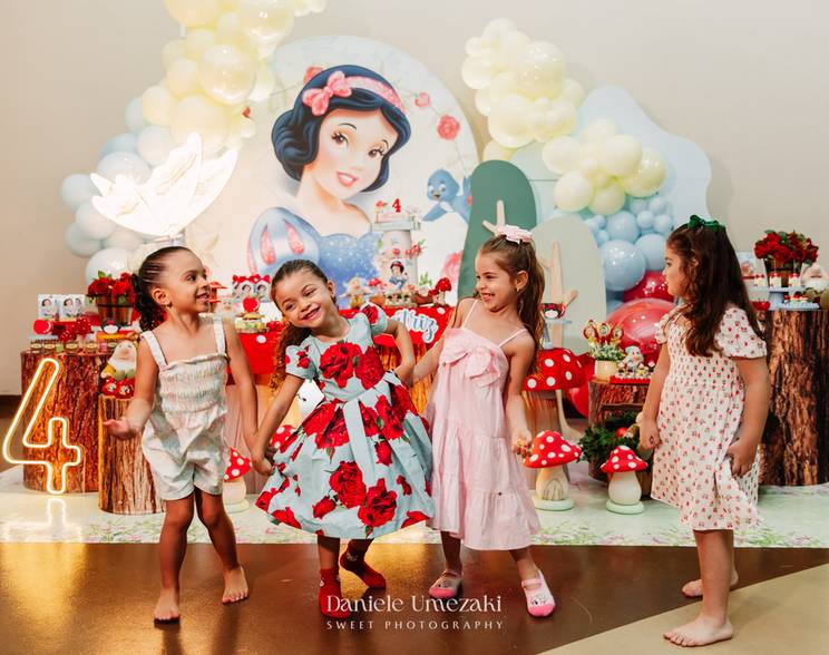 fotografia de aniversário infantil  de Fotografia de Aniversário Infantil no Buffet Vira Sapeka em Mogi das Cruzes | 4 Anos da Bia