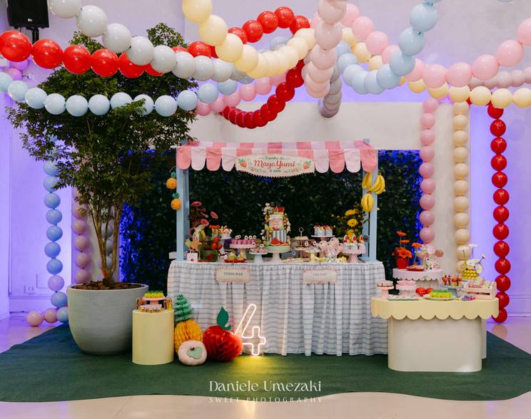 fotografia de aniversário infantil  de Fotografia de Aniversário Infantil no Buffet Santa Arruaça em Arujá | 4 Anos da Maya