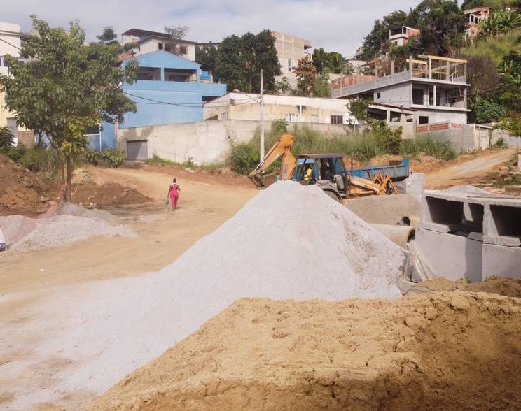 Obras Públicas de Bairro Roma em Santíssimo