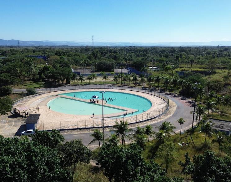 Obras Públicas de Cidade das Crianças em Santa Cruz