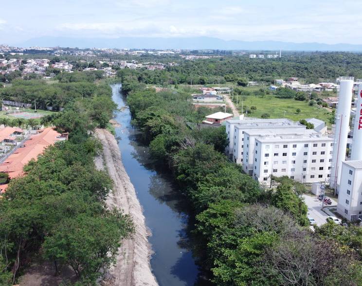 Obras Públicas de Dragagem Rio Campinho 