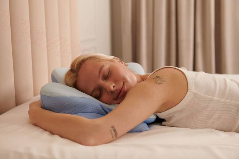 Derila Foam Pillow of Why The Derila Ergo Memory Foam Pillow Is Going Viral