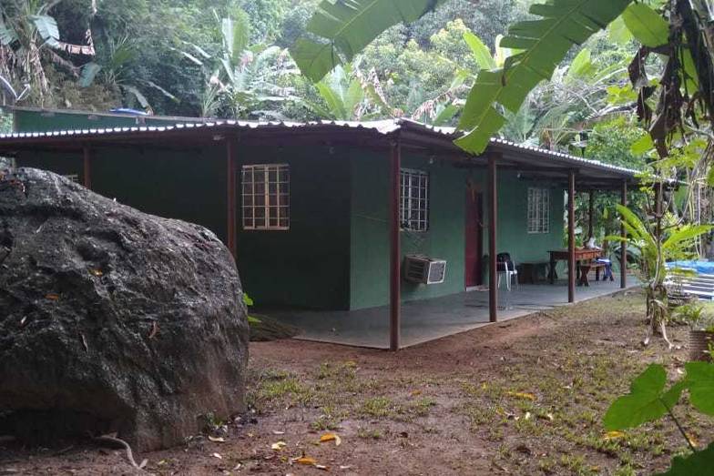 CASAS DE TEMPORADAS NA ILHA DE ITACURUÇÁ de Casa Temporada Coatiquara