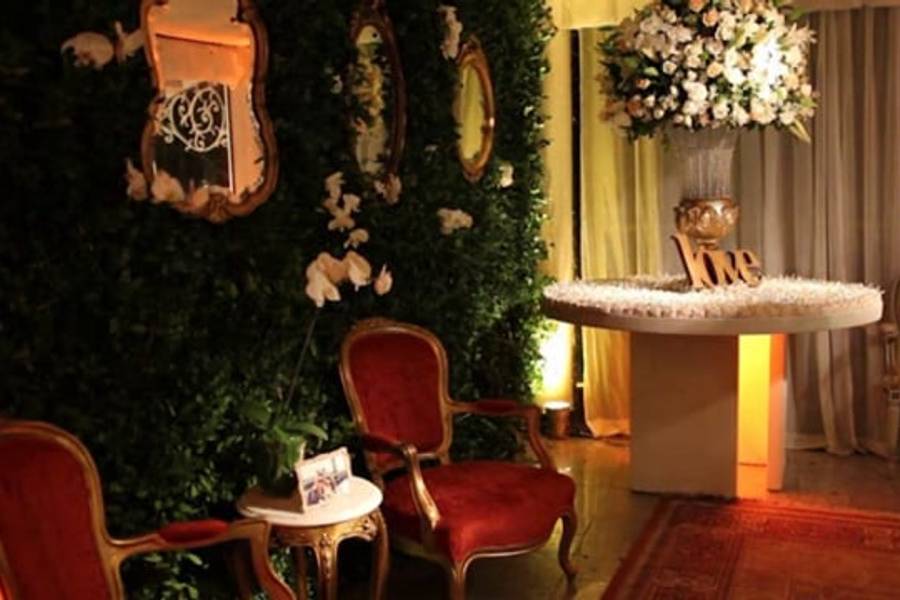 Vídeos de Maison Cascade - Dourado, com flores brancas