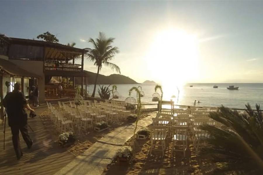 Vídeos de Club La Plage Búzios - Flores Coloridas