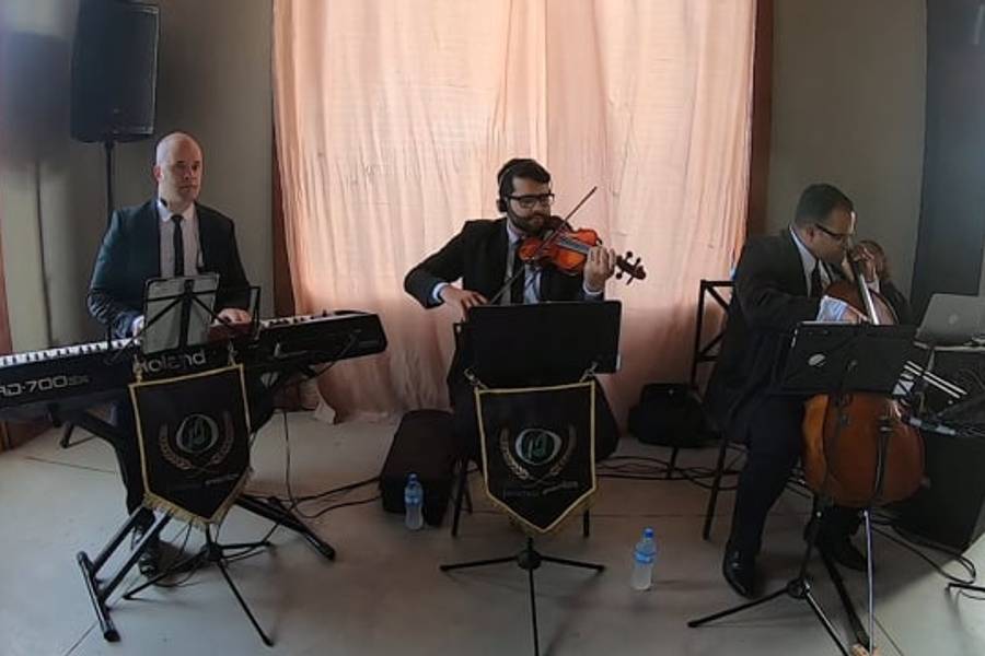 Orquestra de Beethoven’s 5 Secrets - trio de cordas