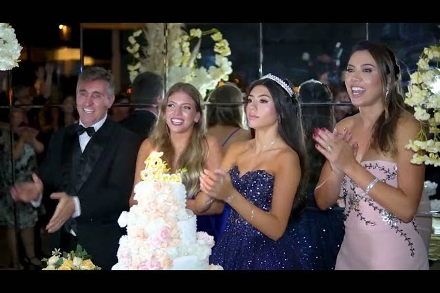 Vídeos de Teaser Ana Julia 15 anos