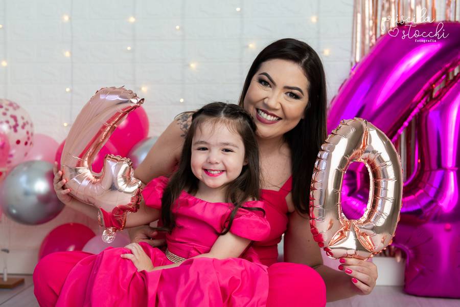 Infantil de Ensaio Fotográfico Estúdio Mãe e Filha - 40 anos e 4 anos - Chris e Anna Elisa