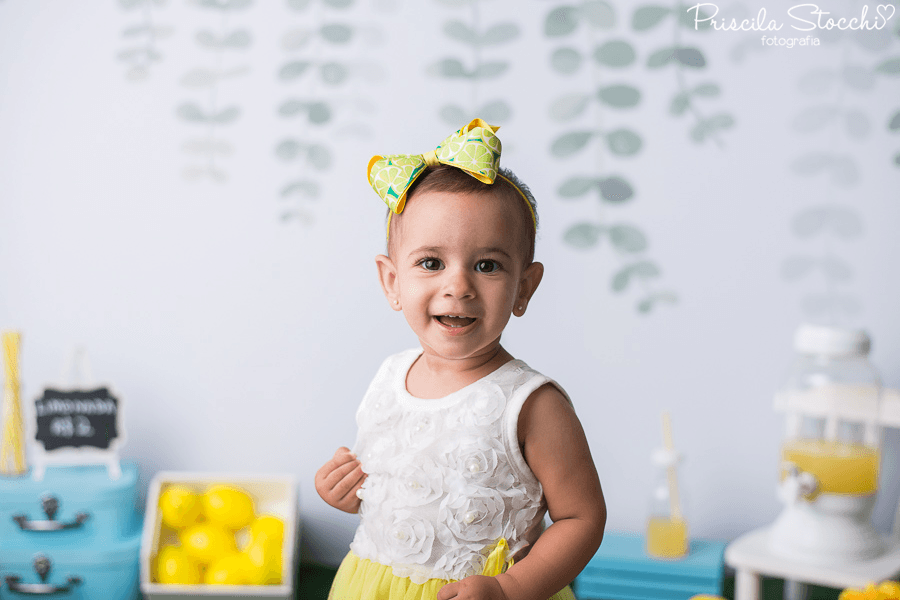 Mini Sessão de Mini Sessão Limonada - Maya 1 ano - Estúdio