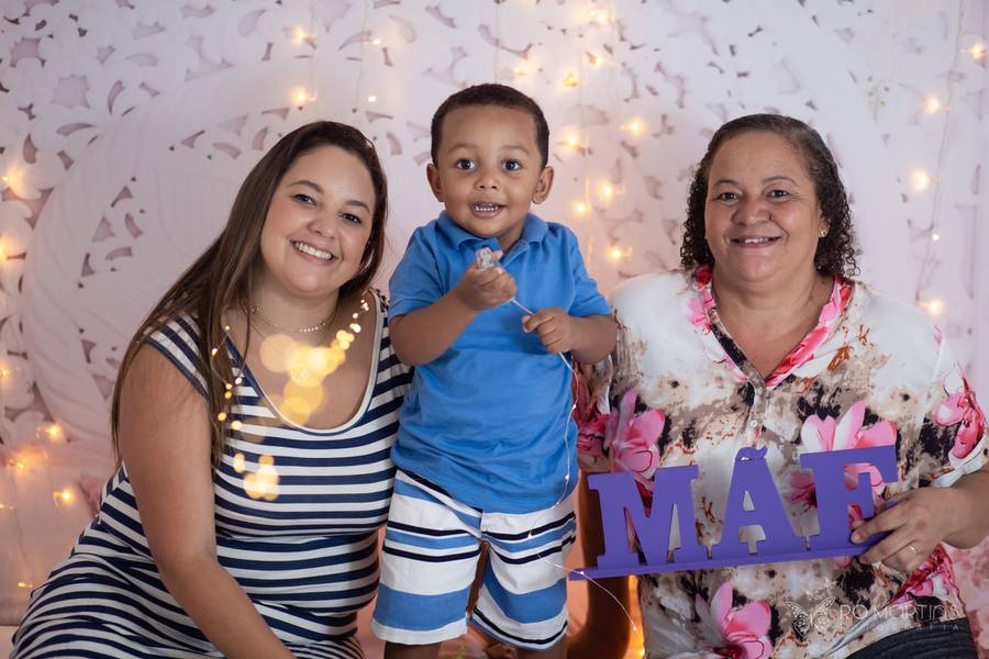 Diadasmães de Ensaio do dia das Mães Aline,o Murilo e a Vovó Denise ♥